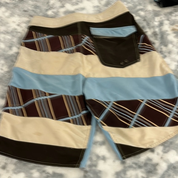 Reef Board Shorts Brown Tan and Blue Like New Size 33 - Picture 2 of 3